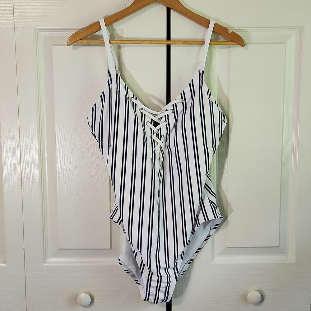 Nautica Womens Navy and White Striped Swimsuit Size XL Lace Up Front Padded Swim